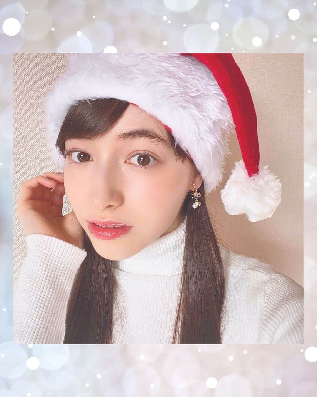 ８２１（ハニー）さんのインスタグラム写真 - (８２１（ハニー）Instagram)「821CAM📸- #selfieshot ✨#EMMA  🎁🎂🎄Merry Christmas🎄💝🎉  #821honey #H821 #821 #エマ #WHO #CallMyName #japanesegirl #girlgroup #girlband #selfie #xmas #christmas #クリスマス #タートルネック #リブニット #메이크 #데일리메이크업 #패션 #오오티디 #팔로미 #메이크업 #행운 #성지 #가을」12月25日 19時01分 - 821honey_official