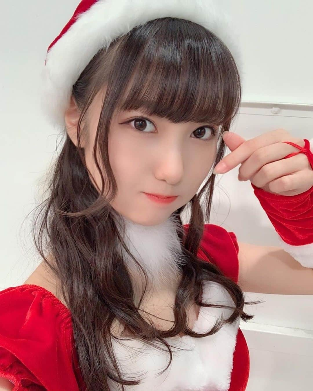 宮田有萌さんのインスタグラム写真 - (宮田有萌Instagram)「Merry Christmas ⁎⁺˳✧༚  #クリスマス #サンタコス #christmas #ラストアイドル #宮田有萌」12月25日 19時10分 - yume_m1017