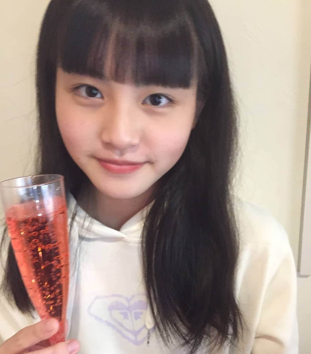 丸本凛のインスタグラム：「Merry Christmas🎅🎄  #christmas#photooftheday#instagood#instamood#鰻重#お刺身#和#クリスマスなのに#クリスマスだけど#美味しかった#冬休み#15歳#中3女子」