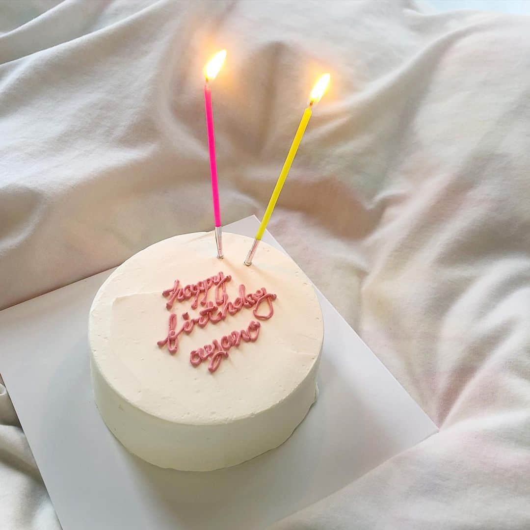 関綾乃のインスタグラム：「・ 何もしないでクリスマス終わりそう🎄笑 ・ ・ ・ 可愛かった誕生日ケーキでも載せます🎂 ・ ・ ・ #happybirthdayme #1220 #birthdaycake #cakeshop」