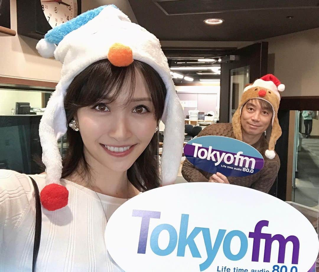 横山ルリカさんのインスタグラム写真 - (横山ルリカInstagram)「. TOKYO FM🎧 【TOKYO TEPPAN FRIDAY】 #てつふら 今日も沢山のメッセージありがとうございました🥰 楽しいクリスマスを🎄🎅✨ 次回は、なんと1/1（金）生放送🎍 元日から てつふら、皆さん宜しくお願いしま〜す💓 #メリクリ #🎅🎅🎅  . このあと20:00〜【競馬予想TV!】👑 ホープフルSの予想バトルをお楽しみに🏇🔥 . #競馬予想TV #ホープフルS」12月25日 19時28分 - rurika_yokoyama_official