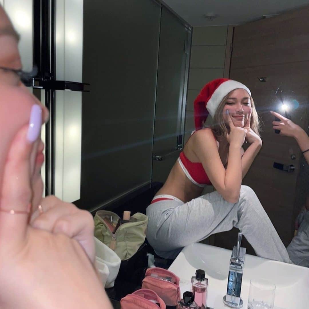 えまぽち(穂波エマ)のインスタグラム：「🎅🏼🎄🎅🏽🎄  しょーみ鳥肌止まらんかった」