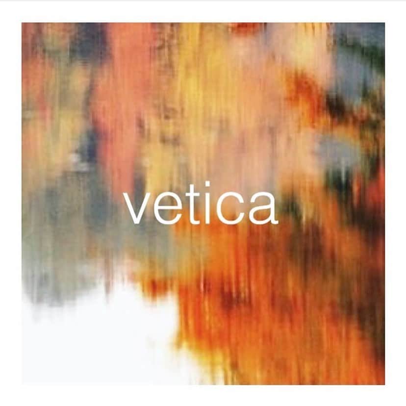 veticaのインスタグラム：「▼年末年始の定休日のお知らせ▼  いつもveticaにご来店ありがとうございます。  12/31〜1/5までveticaは年末年始休暇とさせていただきます。  （12/30は15：00営業終了）  1/6より通常営業とさせていただきます。  年末年始休暇に伴い、 12月は火曜日も全て営業しております。   営業時間は引き続き19：00終了の短縮営業です。  皆様にはご迷惑をおかけいたしますが、ご理解の程よろしくお願い致します。  12月はご予約の混雑が予想されますので、お早めのご予約をオススメ致します。  たくさんのお客様のご来店スタッフ一同心よりお待ちしております。  #vetica #tokyo #harajuku #hair #hairsalon #beauty #ご予約はホームページより」