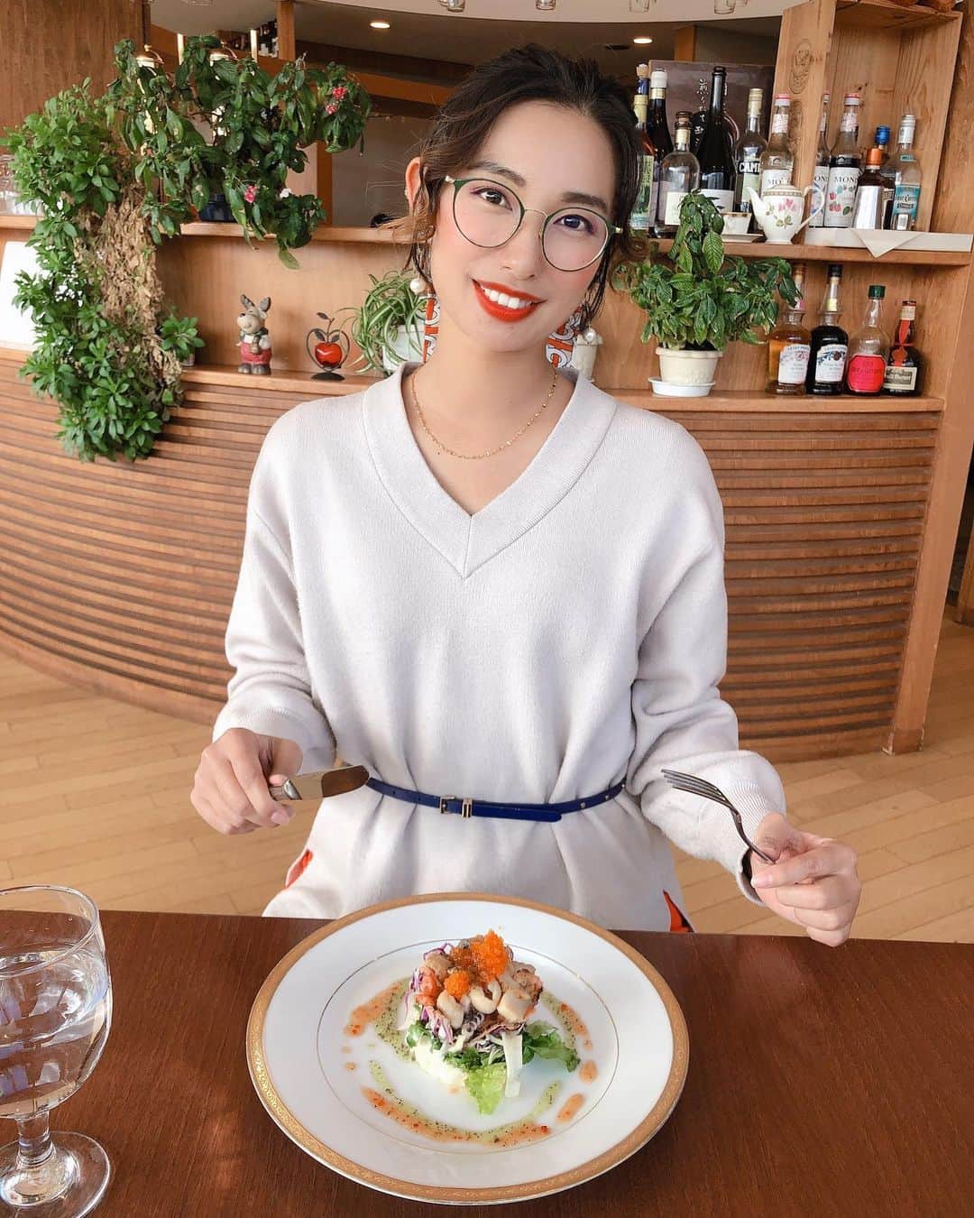 エマ中岡優姫のインスタグラム：「クリスマスランチ🎄 ママ友ってか 昔からの友達と 2人でまったり🤣👏 明日はサニ坊に クリスマスプレゼントを 渡すよ〜！！ 超楽しみっ❤️ どーんな反応するかな🤣👏 #クリスマスプレゼント  #クリスマス  #xmas  #christmas  #広島  #三次  #三次ランチ  #美術館  #rayban  #burberry」