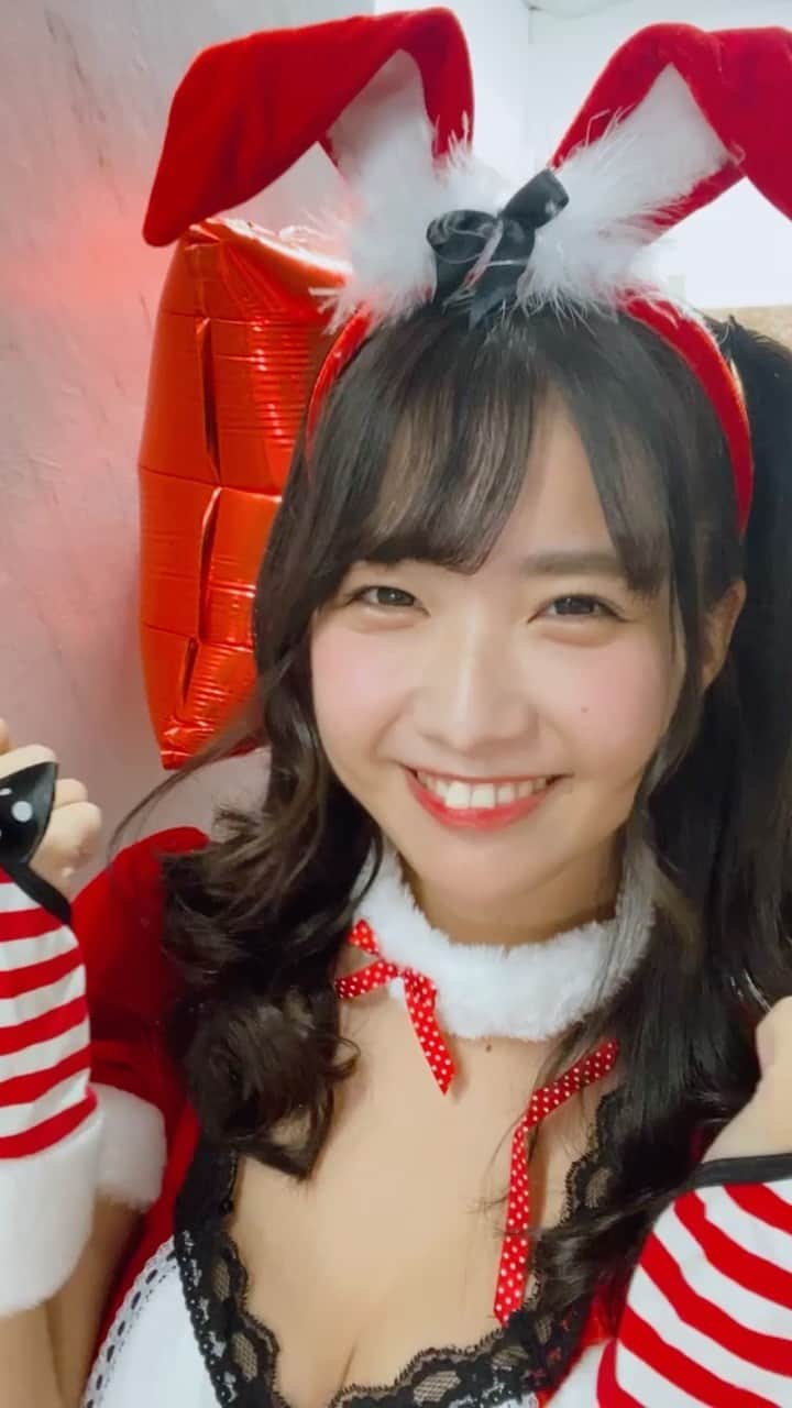 天羽希純のインスタグラム：「サンタじゃなくてうさぎじゃねーかこりゃ  #クリスマス #クリスマスプレゼント #サンタコス #サンタコスプレ #merychristmas #水着 #泳衣 #swimwear #ビキニ #bikini #bikinigirls #コスプレ #cosplay  #japanesegirl #巨乳 #谷間 #可愛い女の子 #グラビア #gravure #グラドル #アイドル #Japaneseidol #撮影会 #撮影会モデル #被写体 #太もも #フェチ  #プール #海」
