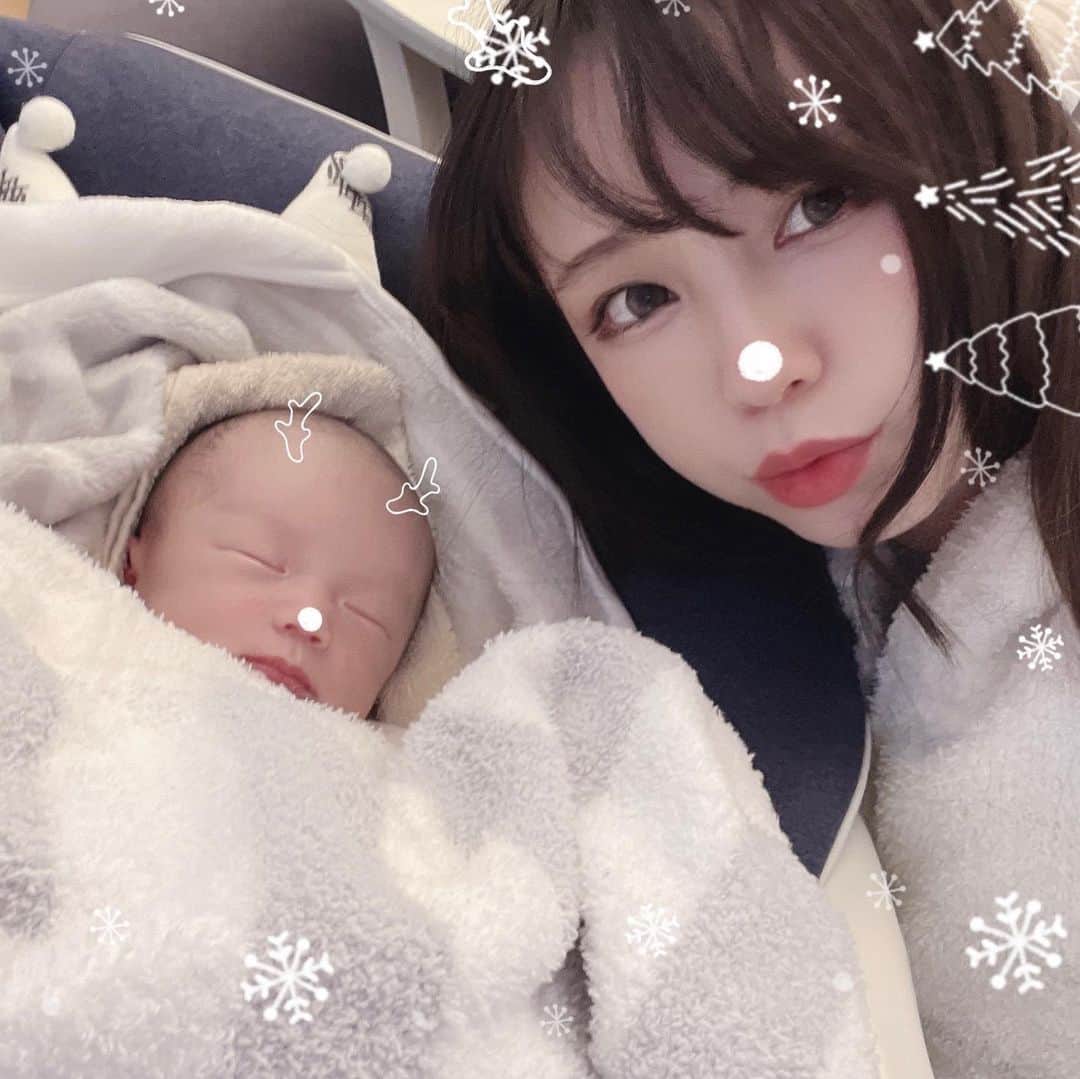 のインスタグラム：「Merry Christmas🎄❤️  シカスタンプで 我が子はせんとくんに なりましたw  これから毛ー生えてくるんだよね！ ね！！？  良いクリスマスをお過ごし下さい🎅❤️」