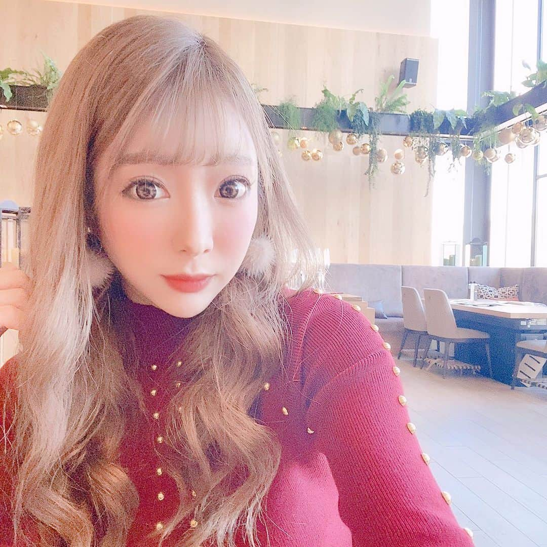 日菜あこのインスタグラム：「✨❤️Merry🎄Xmas❤️✨ みんなみんな幸せになります様に🎅🏻💓  この日は豪華ランチだったけど 今はみんな居なくてくりぼっち🎄w  #クリスマス #xmas #🎄#🎁 #🎂」