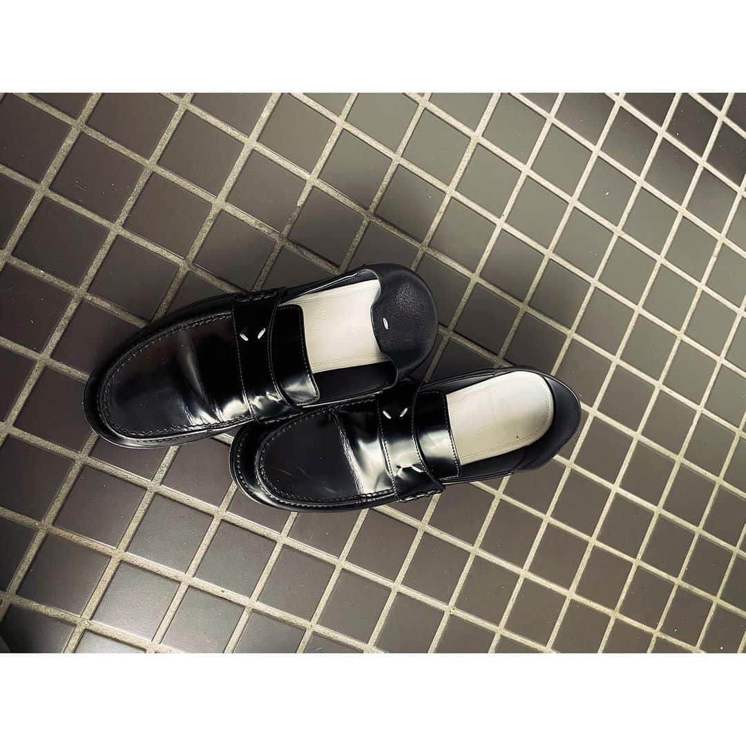 Saoriさんのインスタグラム写真 - (SaoriInstagram)「「いつも可愛いね」  となかじんに言われた気がした。 聞き返してみたら、  「その靴可愛いね」  だった。  そうなの、お気に入り。  #maisonmargiela @tomorrowland_jp」12月25日 19時51分 - saori_fujisaki
