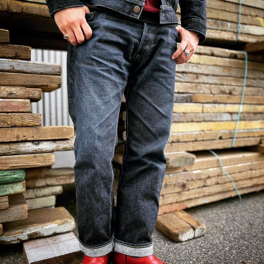 momotarojeansのインスタグラム：「#fadefriday   皆様よい週末を! Have a nice weekend my Friends! มีวันหยุดสุดสัปดาห์ที่ดี! Selamat berakhir pekan! 周末愉快！ bon week-end！ Ein schönes Wochenende wünsche ich ihnen!」