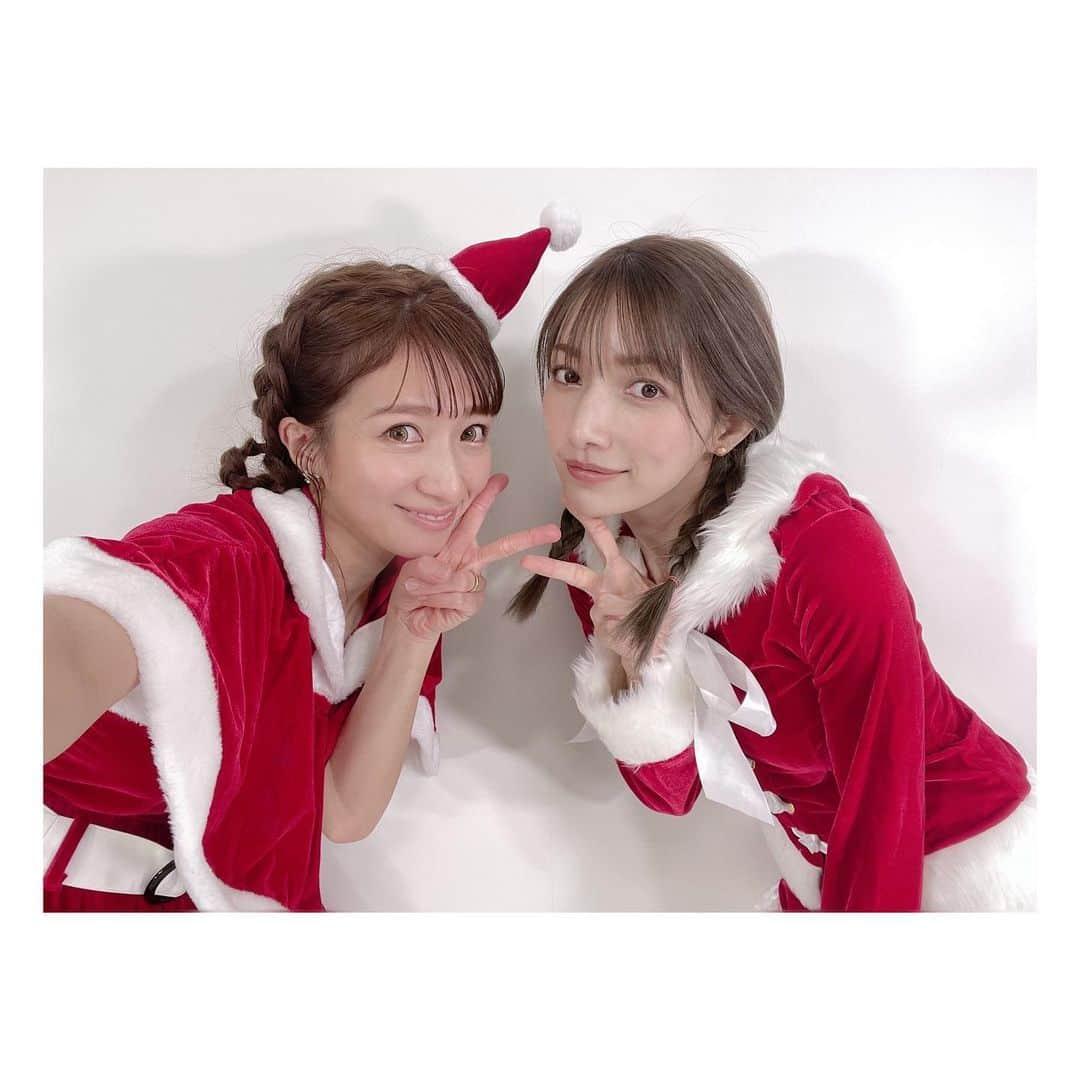 辻希美さんのインスタグラム写真 - (辻希美Instagram)「ごっちんと辻ちゃんネルにてぴったりしたい Xmas🎅🎄踊ったよ💕"  #辻ちゃんネル #クリスマス #踊ってみた #ぴったりしたいXmas #🎅💕」12月25日 19時57分 - tsujinozomi_official