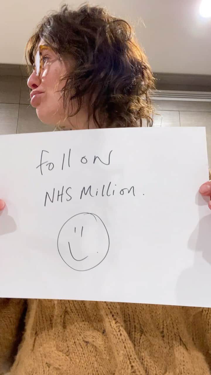 レナ・ヘディのインスタグラム：「Big Up the NHS @nhsmillion ... ❤️❤️❤️❤️❤️❤️」