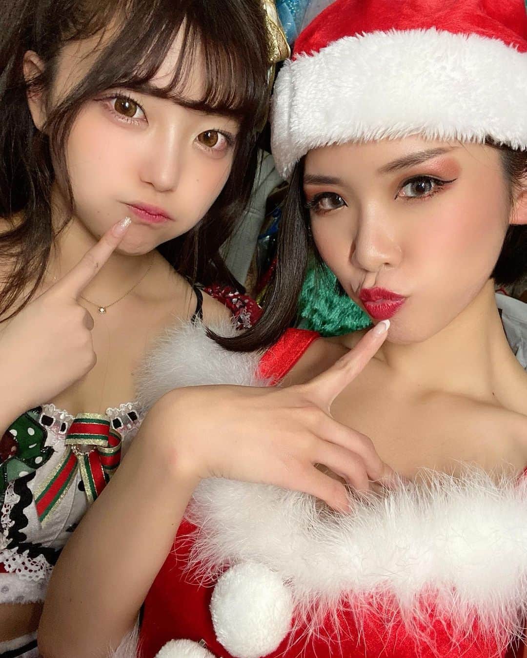 Yukkyのインスタグラム：「Merry Christmas🎄🎁🎅🌟 . . . . . #burlesquetokyo#showgirl#showdancer#dancer#japanesegirl#girl#selfie#selca#xmas#christmas#costume#anime#バーレスク東京#ダンサー#黒髪ボブ#ショートヘア#セルフィー#クリスマス#コスプレ#サンタコス」