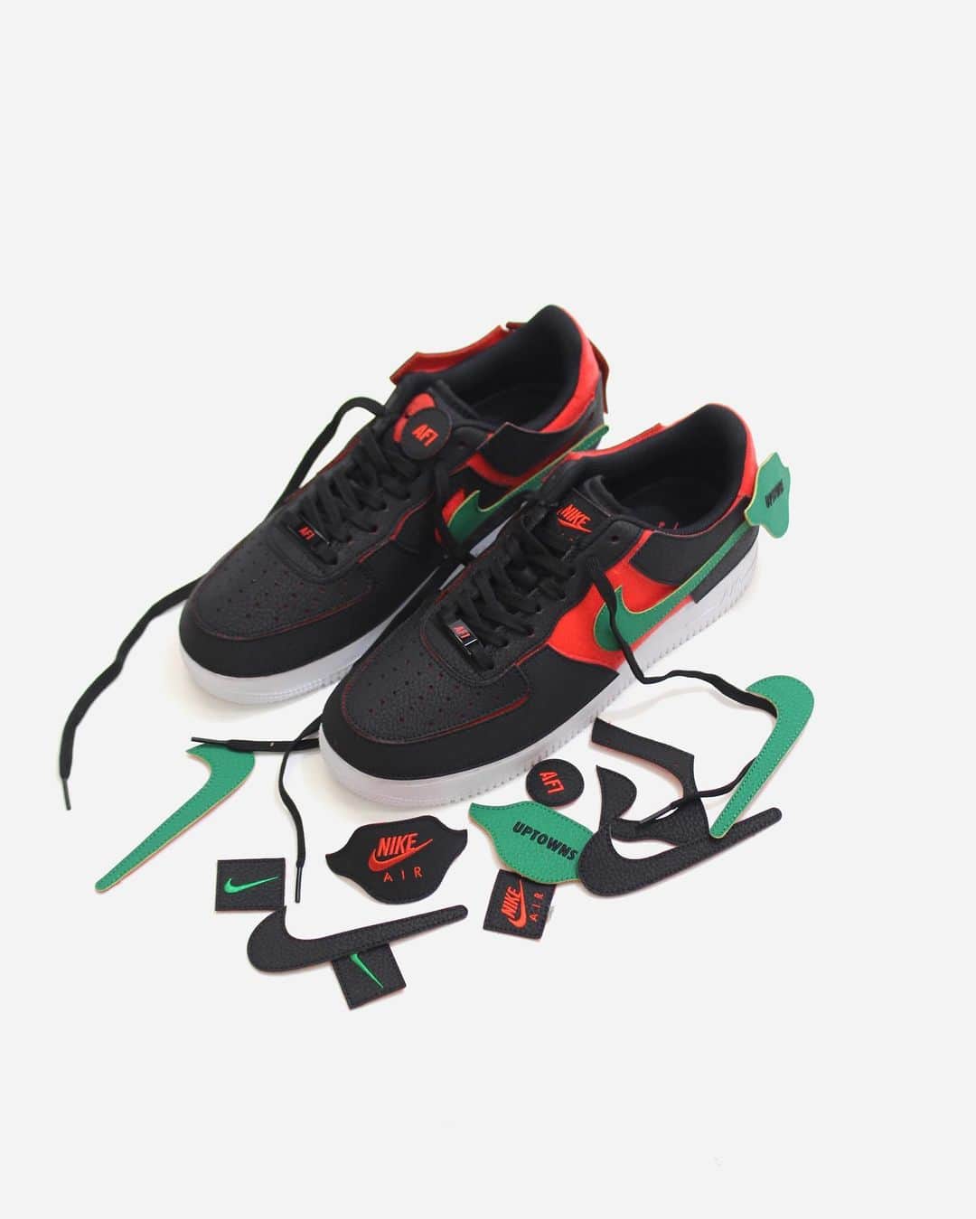A+Sのインスタグラム：「in stock now ■NIKE AF1/1 COLOR : BLACK/BLACK-CHILE RED-PINE GREEN SIZE : 26.0cm - 29.0cm PRICE : ¥15,500 (+TAX)  人気のバスケットボールシューズのオリジナルモデルに新たなテイストを加えた一足。張りのあるレザー、大胆なカラー、適度な光沢によって個性が際立つデザイン。カスタマイズ可能な新デザインの特徴は、面ファスナー付きアッパーと取り外し可能なオーバーレイ。その日の気分に合わせてスタイルを変更可能。  The radiance lives on in the Nike AF 1/1, the b-ball icon that puts a tailored spin on what you know best: crisp upper, bold colors and the perfect amount of flash to make you shine. The new, customizable design features a hook-and-loop upper with removable overlays so you change up your look to match the day  #a_and_s #NIKE #NIKEAF1 #NIKEAF1/1 #NIKEAIRFORCE #NIKEAIRFORCE1」