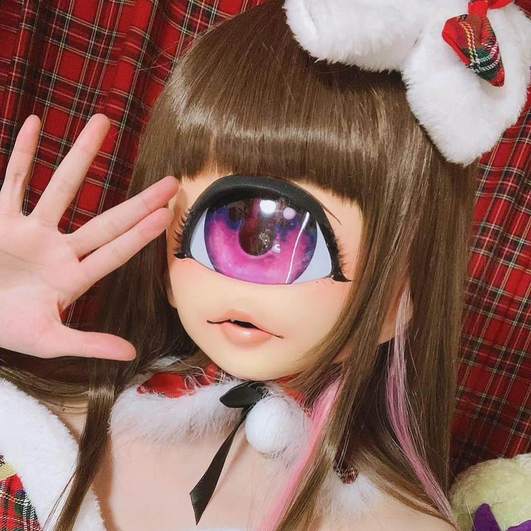 甘栗いるふのインスタグラム：「めりくり🎄  #merrychristmas #クリスマス #サンタコスプレ #ちもさんフレンズ #chimofriends #単眼ちゃん #cyclopsgirl #xmas」