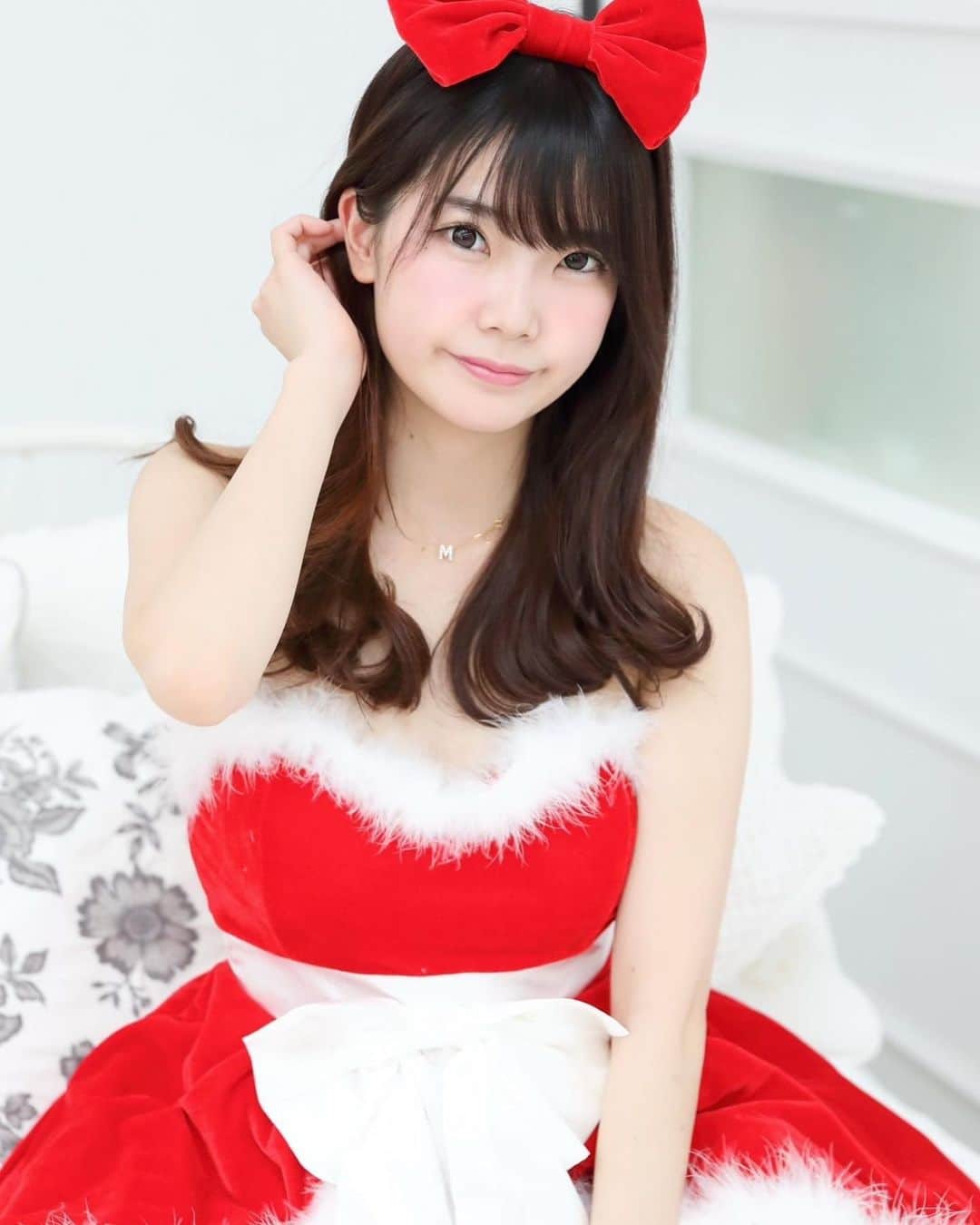 武田美憂のインスタグラム：「. メリークリスマス⛄️🎄 どうやらわたしがサンタさんだったみたいなので プレゼント届けに行けたら行きます。 . #寒いから多分行かない #portrait #portraitphotography #model #japanesegirl  #racequeen #レースクイーン #グラビア #ハウススタジオ #被写体モデル #被写体 #モデル #作品撮り #ポトレ #ポートレート #followme #サンタコス #クリスマス #xmas #merrychristmas #サンタさん」