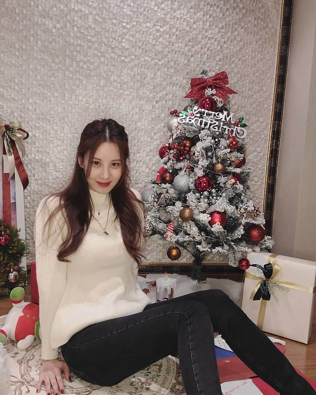 ソヒョンさんのインスタグラム写真 - (ソヒョンInstagram)「All I want for christmas is.. You❤ Happy holiday everyone💚」12月25日 11時46分 - seojuhyun_s