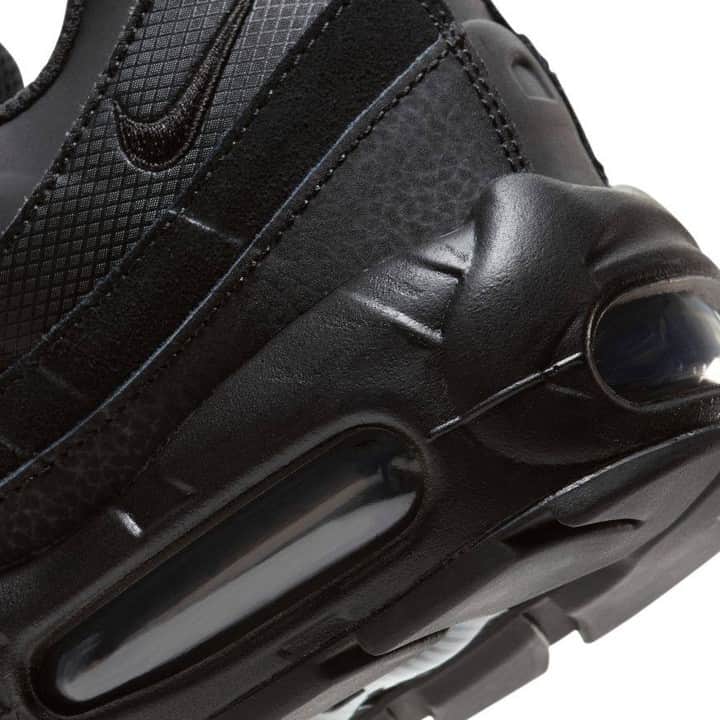 ABC-MART Grand Stageさんのインスタグラム写真 - (ABC-MART Grand StageInstagram)「【NEW🙌】NIKE AIR MAX 95 ESSENTIAL CI3705-001 CT1268-100 ￥17,000+tax  オールブラック、オールホワイトのクールなAIR MAX 95 ESSENTIALが登場！  #kicks #sneakerhead #sneakers #sneakeraddict #tokyo #japan #kickstagram #👟#abcmart #abcマート #ABCGS #NIKE #ナイキ #airmax #airmax95 #エアマックス」12月25日 12時00分 - abcmart_grandstage