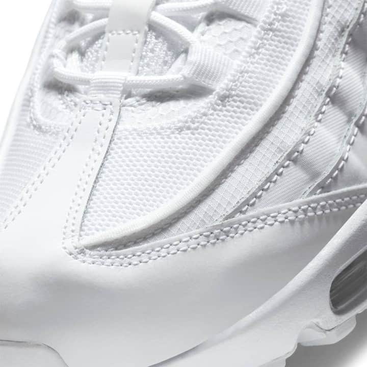 ABC-MART Grand Stageさんのインスタグラム写真 - (ABC-MART Grand StageInstagram)「【NEW🙌】NIKE AIR MAX 95 ESSENTIAL CI3705-001 CT1268-100 ￥17,000+tax  オールブラック、オールホワイトのクールなAIR MAX 95 ESSENTIALが登場！  #kicks #sneakerhead #sneakers #sneakeraddict #tokyo #japan #kickstagram #👟#abcmart #abcマート #ABCGS #NIKE #ナイキ #airmax #airmax95 #エアマックス」12月25日 12時00分 - abcmart_grandstage