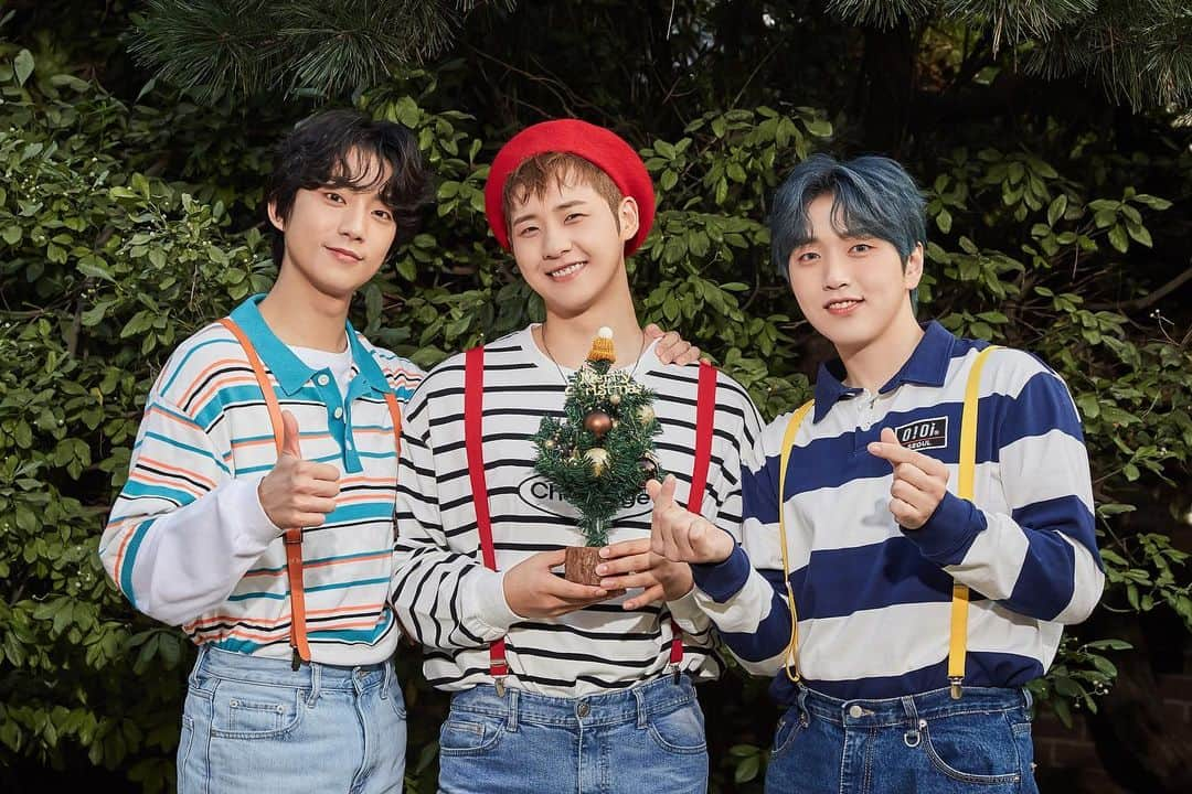 B1A4のインスタグラム：「🎁MERRY CHRISTMAS🎄 B1A4와 함께 행복한 크리스마스 보내세요✨ ⠀ #B1A4」