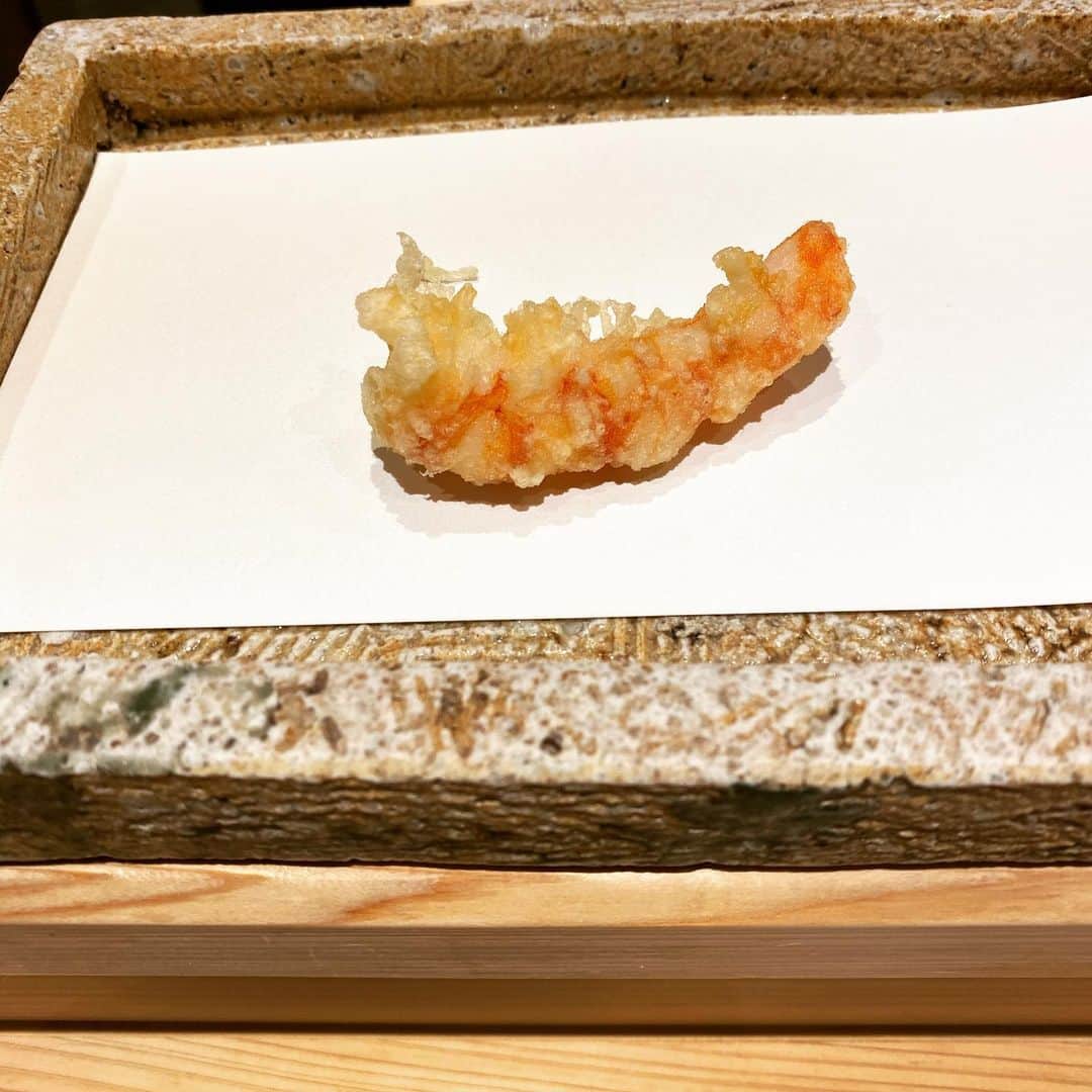 五箇公貴さんのインスタグラム写真 - (五箇公貴Instagram)「過日の会食を思い出して。店主曰く、「天ぷらは、良い素材を蒸す調理法、すなわちサウナ」とは名言。嗚呼、またここに行けるように頑張ろう。」12月25日 12時08分 - kimitakagoka