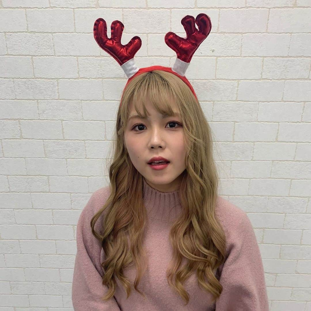 MANA（宮本茉奈）さんのインスタグラム写真 - (MANA（宮本茉奈）Instagram)「このトナカイ頼りにならなさそう  #🎄🎅🏻﻿ #MerryChristmas﻿ #メリークリスマス」12月25日 12時18分 - ssfwmana