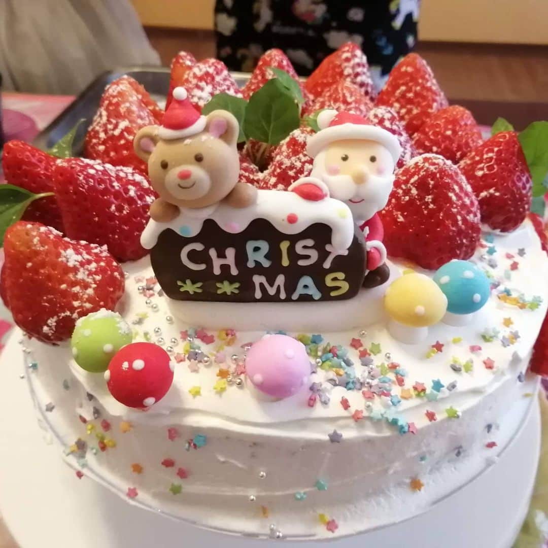 のインスタグラム：「Merry Christmas! 今年も手作りケーキでサンタさんをお迎えしました！  #福岡つながるNews」