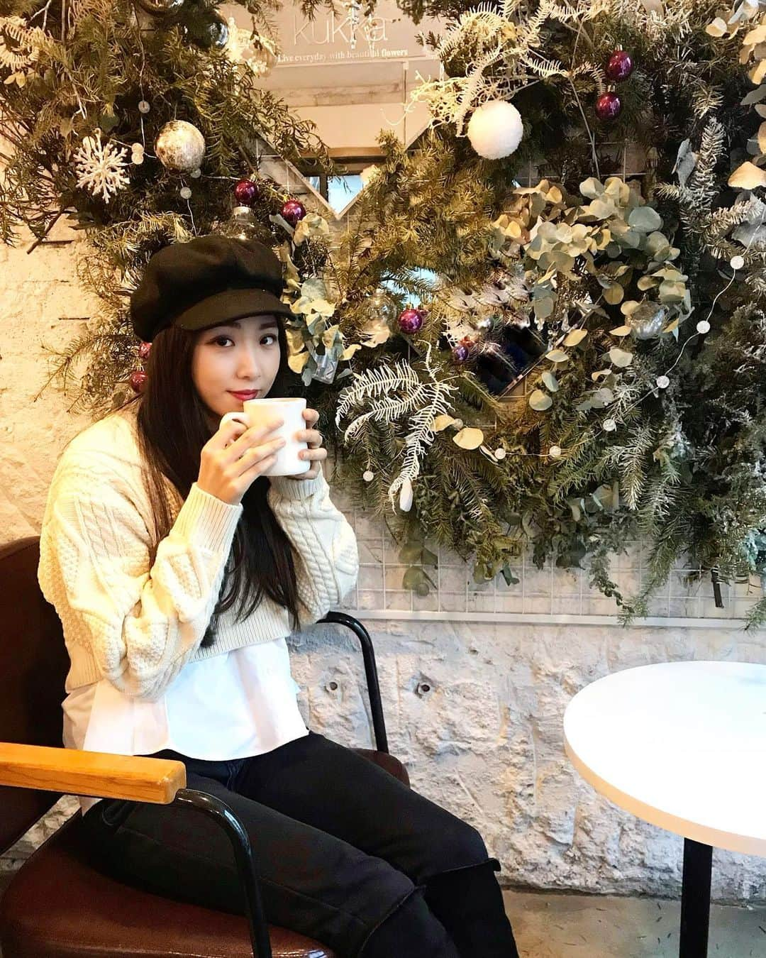 ティナ のインスタグラム：「Merry Christmas Everyone🎄✨」