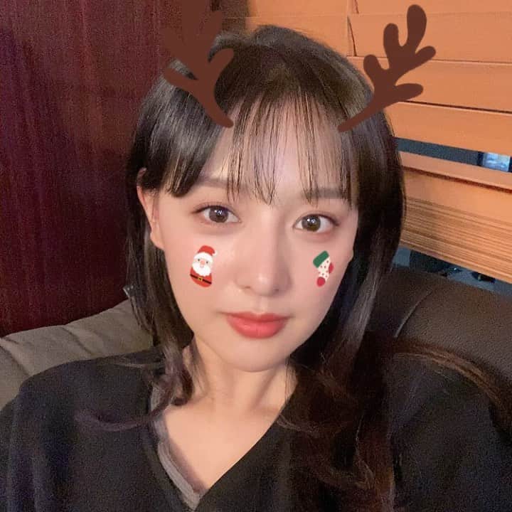 キム・ジウォンのインスタグラム：「메리크리스마스🎄❤️ 오늘은 따뜻한 집에서 #도시남녀의사랑법」