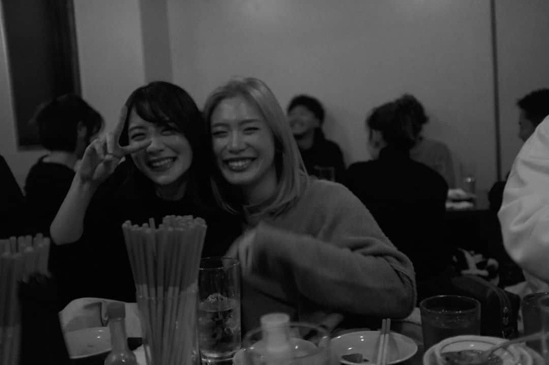 acaneのインスタグラム：「・ 2人ともいい笑顔すぎて お気に入りの写真📸 加工されてない顔も好きになりたいね。  かれんちゃんだいすき☺️ こんな可愛くて銭湯好きな子 そうそういないわ、、♨️❤︎」