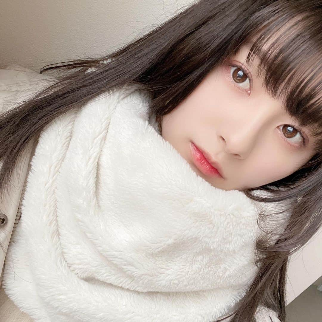 瀬田さくらのインスタグラム：「. MerryChristmas✨ 瀬田サンタからみなさんにプレゼント！ . なんと！！！！ 12月31日23時頃〜 年越しインスタライブします！！！🥳🥳 2020年最後と2021年最初の日を瀬田と一緒に過ごしませんか？ みんなで新年をお祝いしましょ〜！🎌 . #瀬田さくら #ちゃん瀬田 #ばってん少女隊 #ばっしょー #スタプラ」