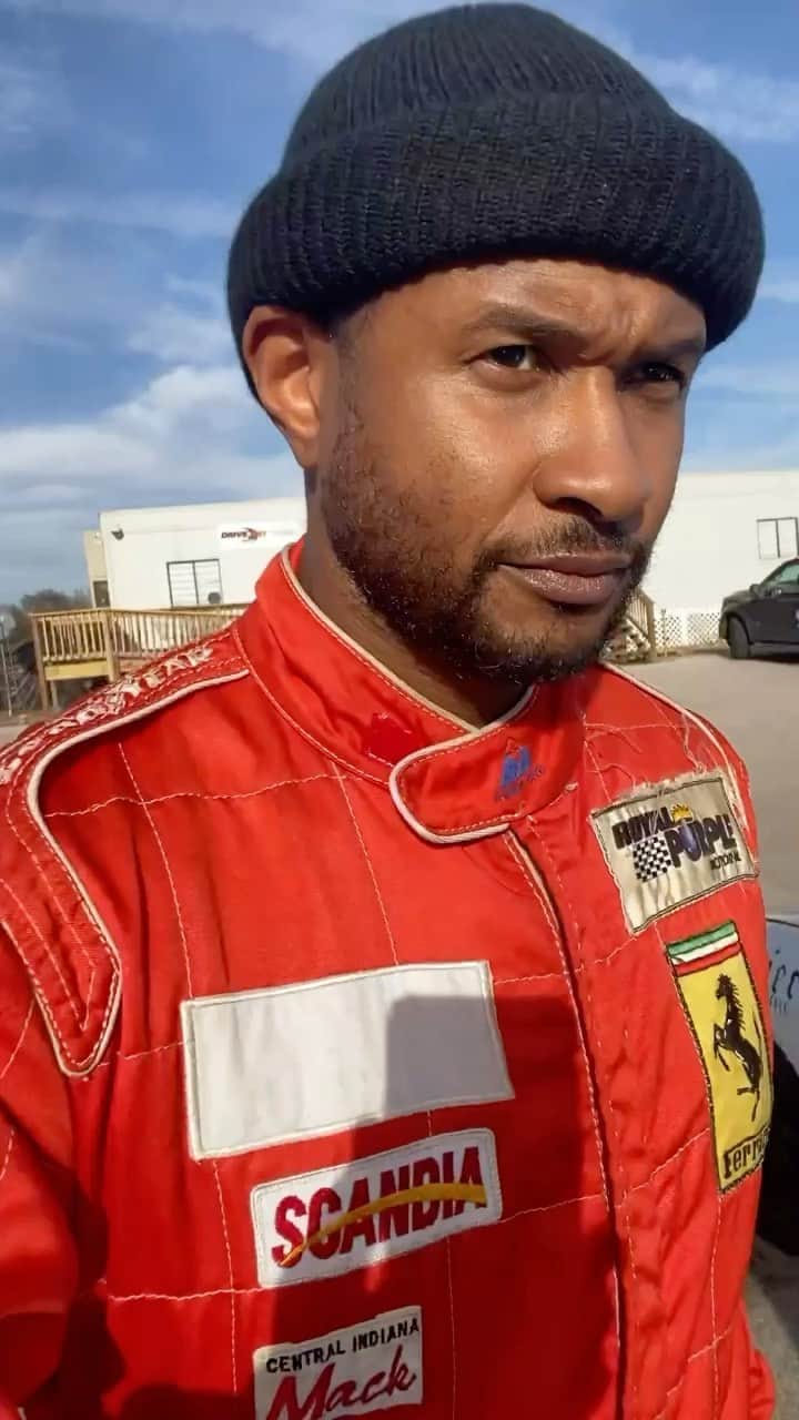 アッシャーのインスタグラム：「Austin #Nascar Shake&Bake」