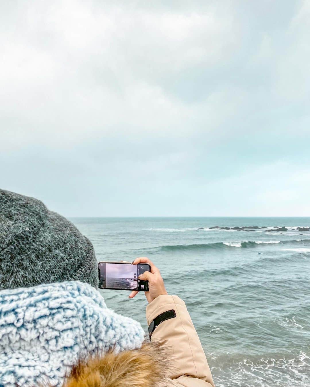 金子藍さんのインスタグラム写真 - (金子藍Instagram)「北海道の海の探検へ🌊 . 海は 太平洋に日本海にオホーツク海があるという 素晴らしい場所 北海道 . #北海道 #サーフィン #スノーボード #roxy #roxyjapan #ロキシー #haneypresets」12月25日 12時52分 - aikaneko_surf