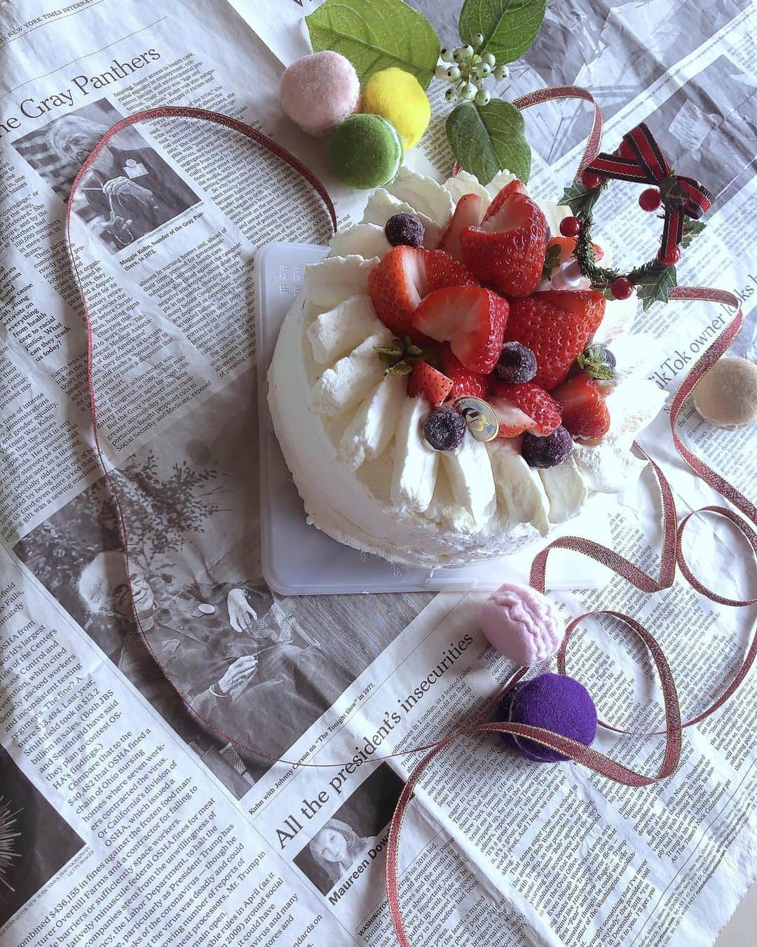 及川愛未のインスタグラム：「今年のクリスマスケーキは手作りです🎂  #shooting #merrychristmas #merrychristmas🎄 #christmascake  #handmade #手作り #デコレーションケーキ #christmas #お菓子教室 #マンツーマン #お菓子作り #sweets #スイーツ好きな人と繋がりたい  #ポートレートしま専科  #ポートレート  #photography  #photo  #写真  #写真好きな人と繋がりたい  #写真撮るの好き人と繋がりたい  #portraitmodel #portrait  #東京カメラ部  #tokyocameraclub  #カメラマン募集  #ファインダー #ファインダー越しの私の世界 #キリトリセカイ #modelpress  #followme ‪ ‬」