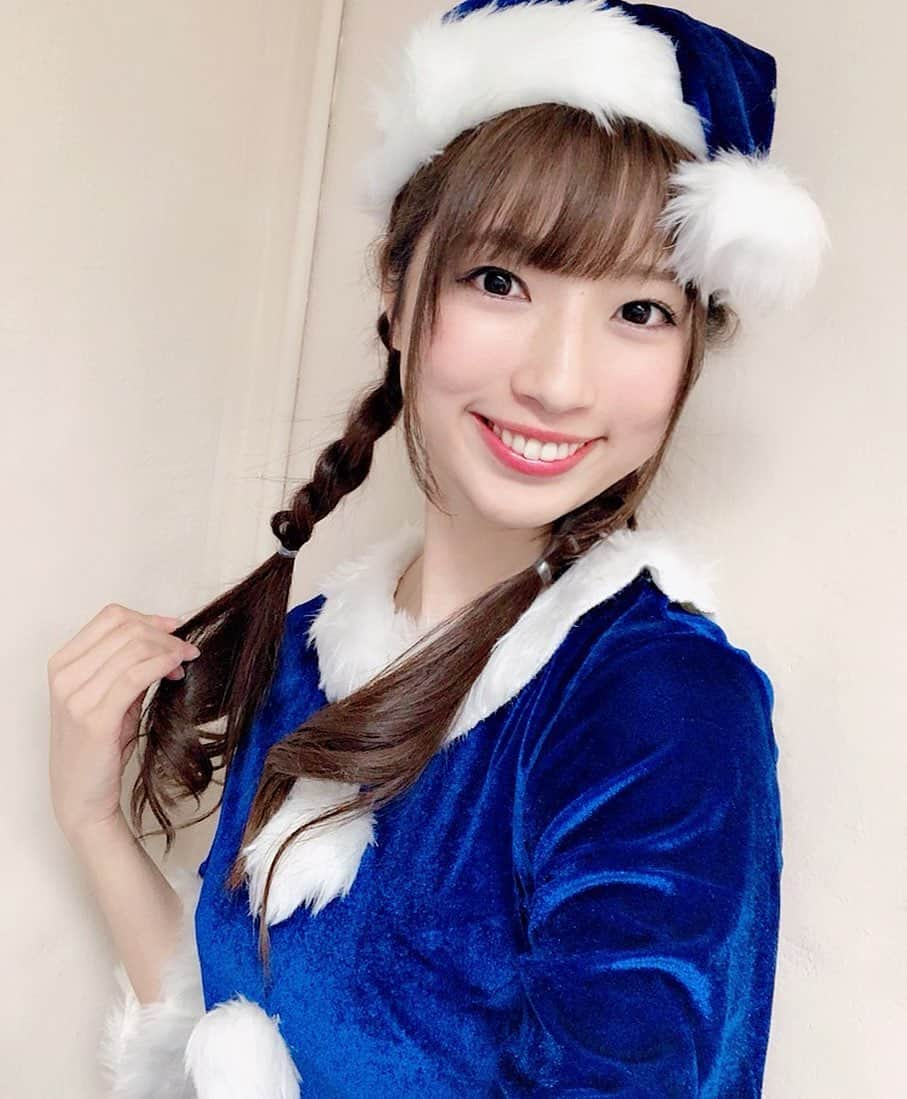 尾崎礼香さんのインスタグラム写真 - (尾崎礼香Instagram)「🎄❄Merry Christmas❄🎄  (今年サンタコスきた時の写真撮り忘れて昔のやつでごめんなさい🙇‍♀️)  みなさん、素敵なクリスマスを🌟 私はお仕事頑張ります💪 クリスマスプレゼントは枕元になかったです😂  #merrychristmas #christmas #Xmas #happyday #santaclaus #santacos #cosplay #selfie #japanesegirl #pickupgirl #followme #メリークリスマス #クリスマス #サンタコス #自撮り #自撮り女子 #素敵なクリスマスを #クリスマスは仕事 #プレゼントはなかった #フォローミー #粉我 #萌 #팔로미 #셀카」12月25日 13時29分 - reikaya66