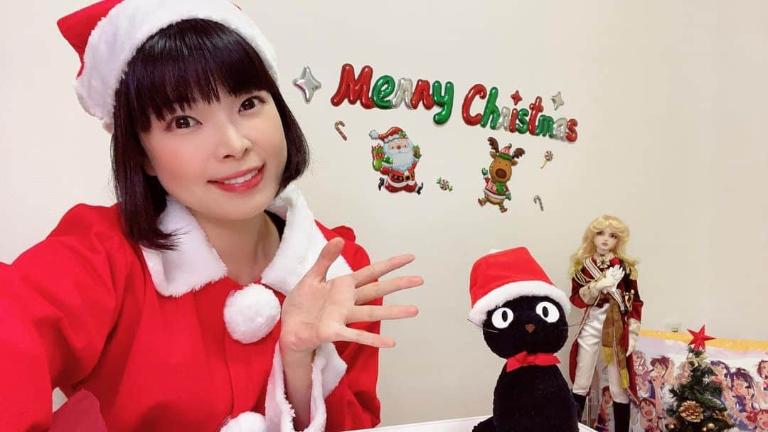 彩羽真矢さんのインスタグラム写真 - (彩羽真矢Instagram)「メリークリスマス！！  今日はメディアの仕事納めの日でもありました☆  YouTubeは毎日やりますよー♪  #メリークリスマス」12月25日 13時47分 - chami_444