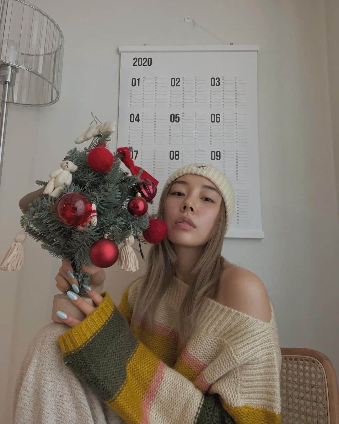 アシュリさんのインスタグラム写真 - (アシュリInstagram)「Merry merry Christmas everyone 🤍⛄️🤍 Hope everyone has a safe & warm one 🧑🏻‍🎄🎄 love you!!! 메리크리스마스 :-)」12月25日 13時56分 - ashleybchoi