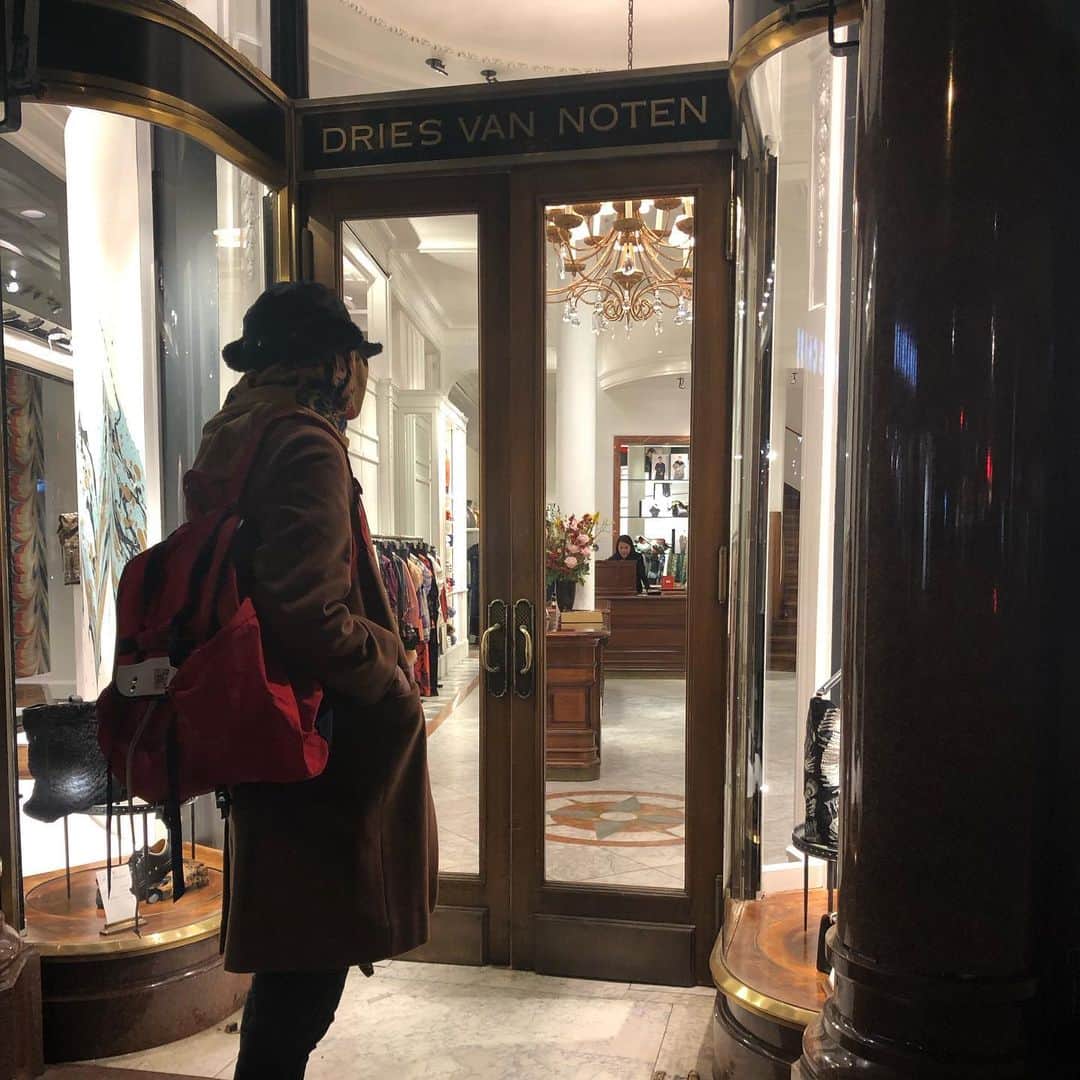 LAUNCHのインスタグラム：「Belgium 🇧🇪  To Dries van Noten Impressed」