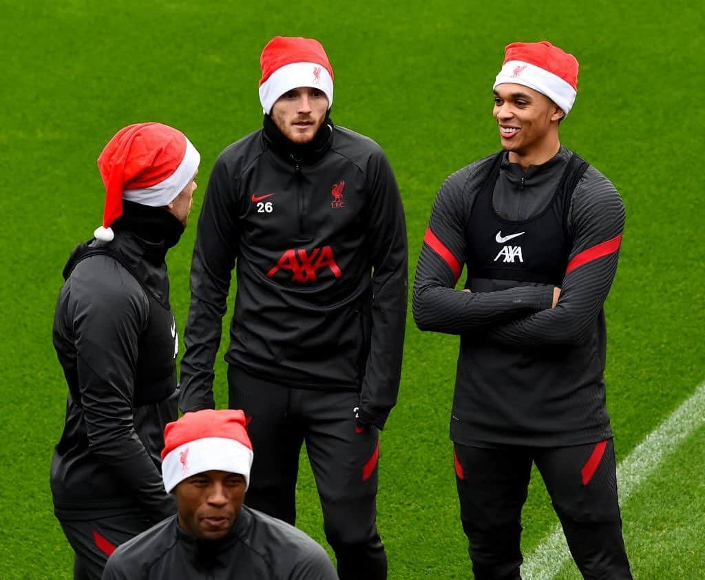 トレント・アレクサンダー＝アーノルドのインスタグラム：「Merry Christmas to all those who celebrate. Stay safe. 🔴 Liverpool FC Training (23-12-2020) 🔴📷: Andrew Powell for Liverpool FC 🔴 @trentarnold66 🔴  Tags ignore: #trentarnold #TAA66 #team66 #trentalexanderarnold #team66 #trentalexander  #milner #hendo #gerrard #diogojota #liverpool #lfc #salah #mane #firmino #robertson #vandijk #keita  #chamberlain #aoc #thiago #matip #gomez  #tsimikas #football  #l4l #f4f #lfl #lovelfc」