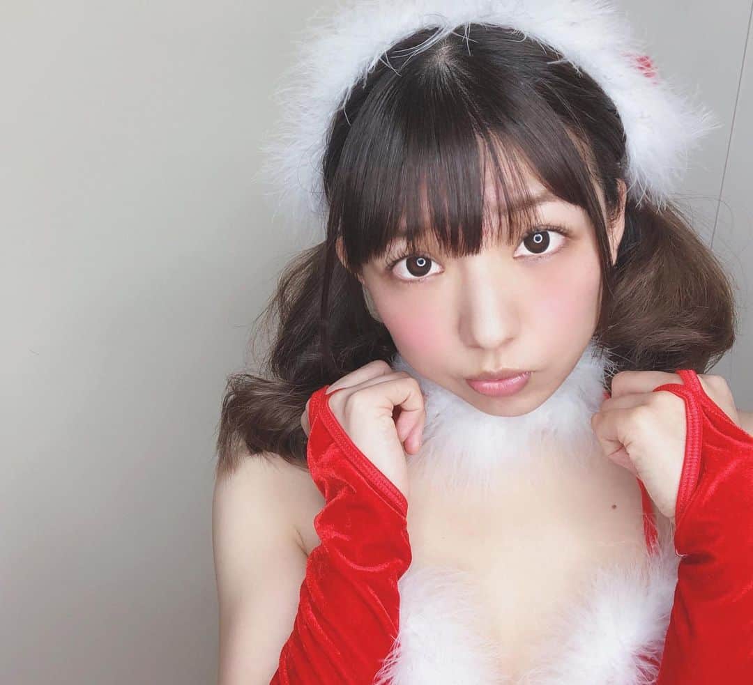 橘あかりさんのインスタグラム写真 - (橘あかりInstagram)「サンタさんはきましたか？？❤️  今年はクリスマスお祝い🌟🎄💓って気分じゃないかもだけど、、、  メリークリスマス🎄って言いあうだけでなんとなく明るい気持ちになるから不思議っ🌟🥰💓  メリークリスマス🎉🌟  #めりーくりすます #merrychristmas  #gravureidol #model #サンタコス #サンタ #サンタクロース  #bikini #bikinimodel #bikinigirl #コスプレ　#portrait #japanesegirl #아이돌 #여성돌 #丸顔 #グラビア #グラビアアイドル #グラドル #アイドル #cute #sexy #被写体 #model #モデル #girl #여성돌 #아이돌 #まるがお #hair #インスタグラビア #instagravure」12月25日 14時26分 - akari__tachibana