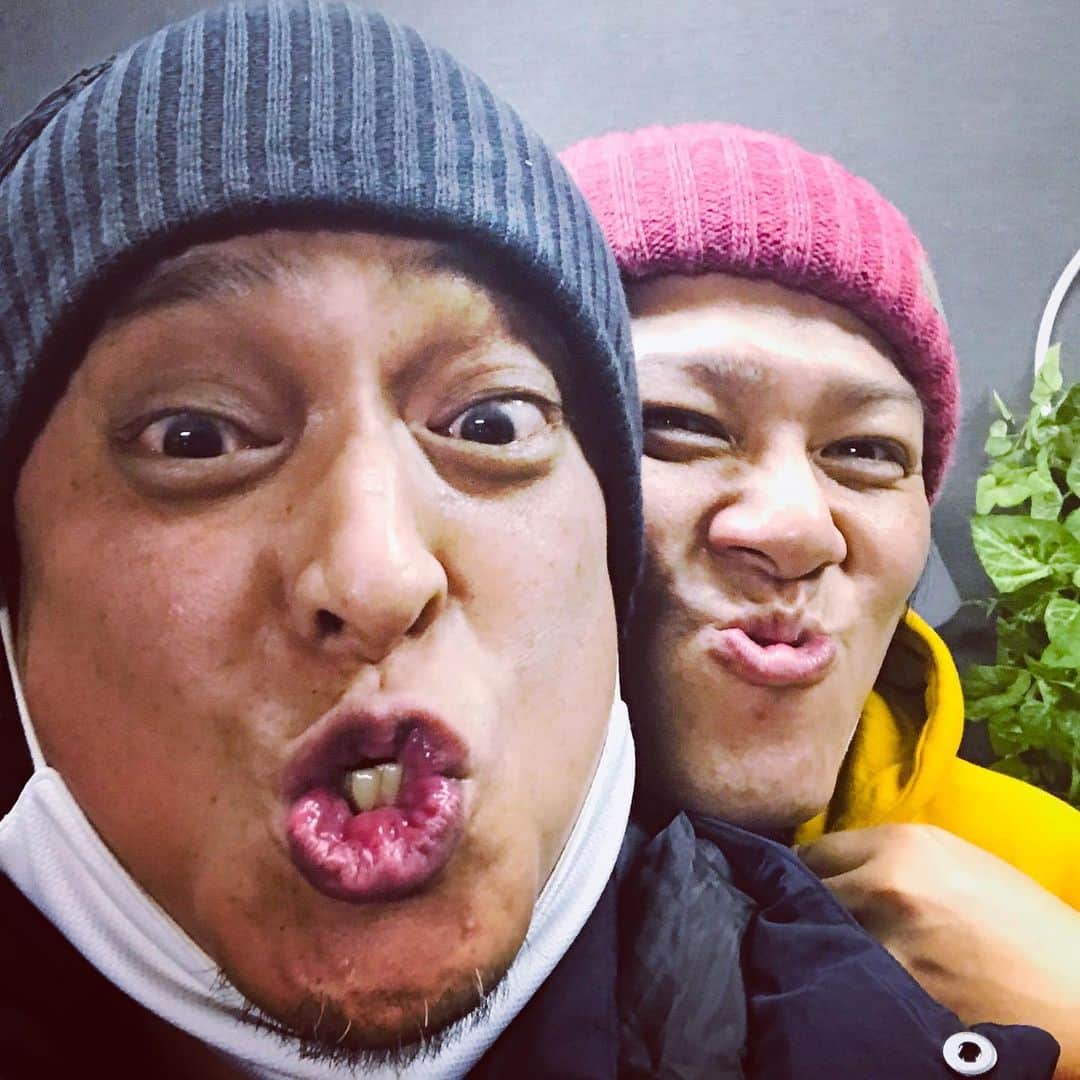 HIROSHIのインスタグラム：「MerryCardmas😘」