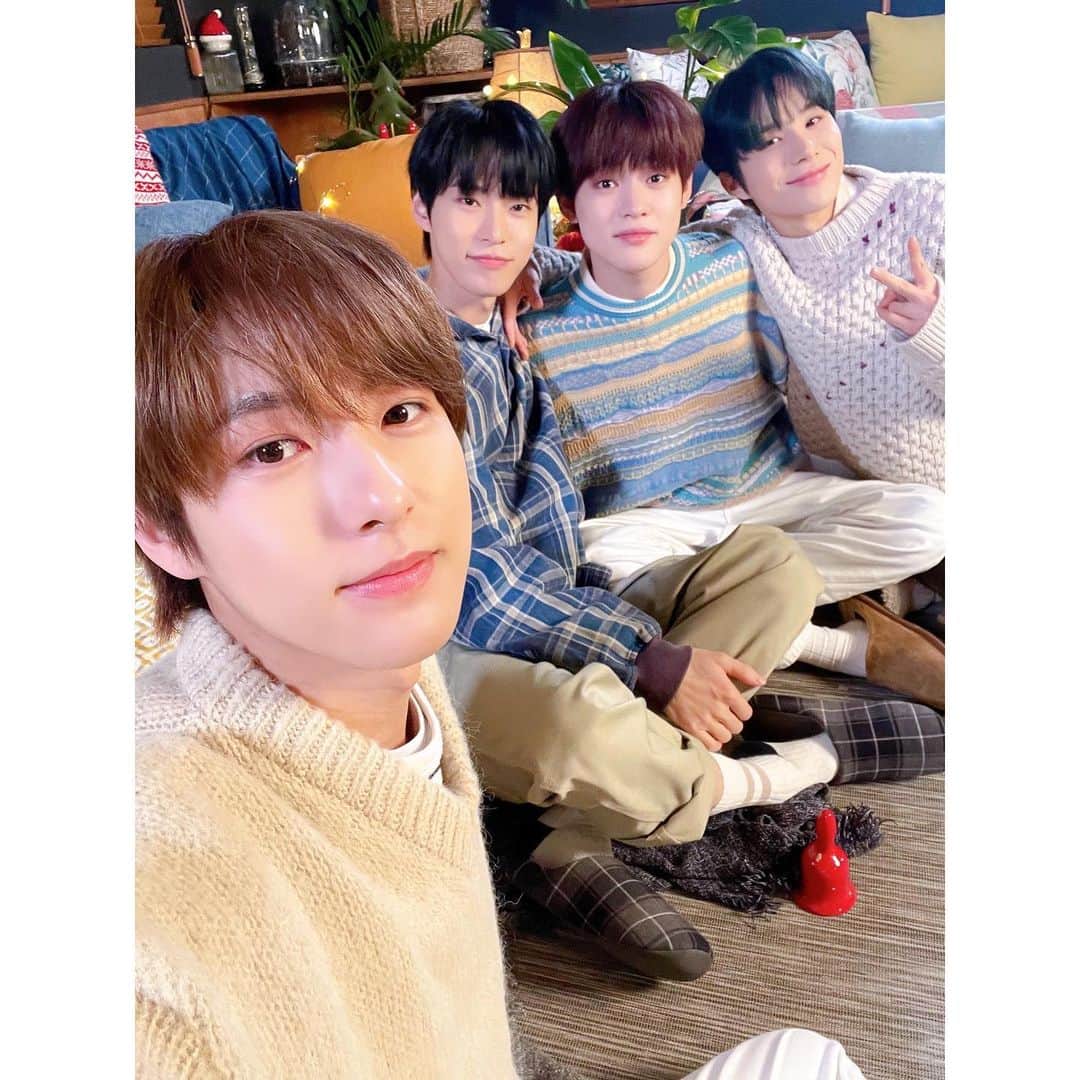 NCTさんのインスタグラム写真 - (NCTInstagram)「✨💚🦊🐰🐬🐶💚✨  #NCT_DOYOUNG #DOYOUNG #JUNGWOO #RENJUN #CHENLE #NCT #MerryChristmas #메리크리스마스 #NCT_RESONANCE #RESONANCE #Beyond_LIVE #NCT2020_Beyond_LIVE」12月25日 14時42分 - nct