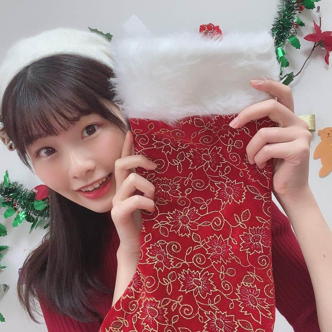 浅井七海さんのインスタグラム写真 - (浅井七海Instagram)「. Merry X'mas🎅🏻‪︎‬︎❤︎‪︎‬︎❤︎‪︎‬︎❤︎ ・ ・ #merrychristmas #メリークリスマス」12月25日 20時10分 - naamin48_