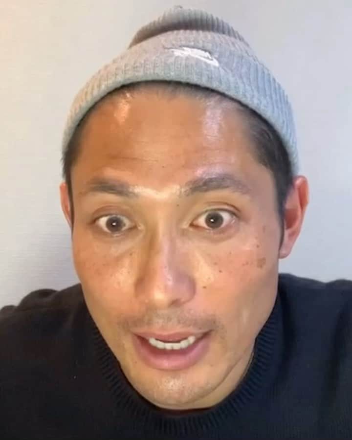 加藤順大のインスタグラム：「モリークリスマス！！ 僕からのクリスマスプレゼント🤣 先日のインスタライブの動画ですw 森脇からフリー素材許可もらってるので実現していますw 素敵なクリスマスを🎅🤶🧑‍🎄🎄 @moriwaki46_official  #クリスマス」