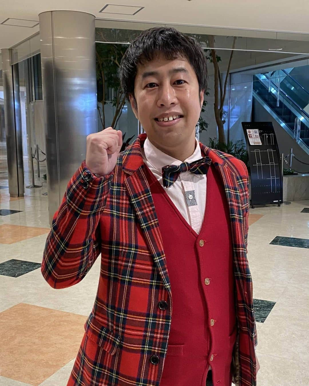 井口浩之さんのインスタグラム写真 - (井口浩之Instagram)「メリークリスマス！ 衣装がクリスマスっぽいってことで、いっぱい写真撮れました。  #クリスマス」12月25日 14時47分 - westiguchi