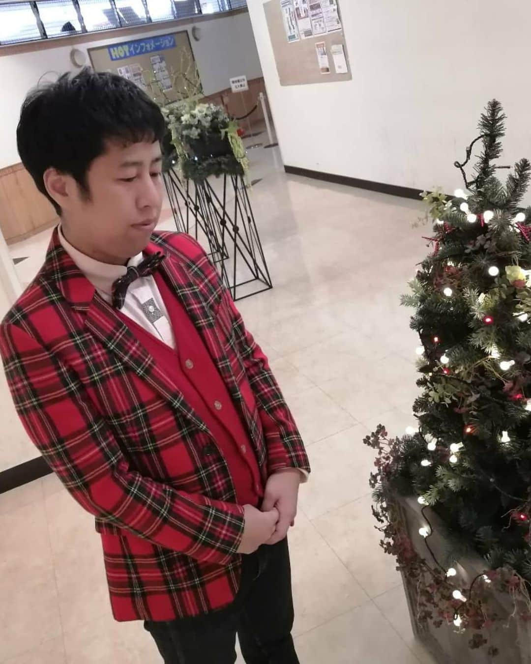 井口浩之さんのインスタグラム写真 - (井口浩之Instagram)「メリークリスマス！ 衣装がクリスマスっぽいってことで、いっぱい写真撮れました。  #クリスマス」12月25日 14時47分 - westiguchi