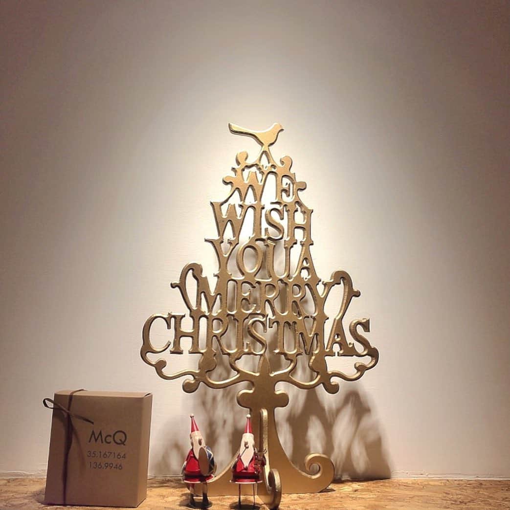 鈴木志歩のインスタグラム：「𝑚𝑒𝑟𝑟𝑦 𝑐ℎ𝑟𝑖𝑠𝑡𝑚𝑎𝑠﻿⭐︎ . . みんなどんな素敵なクリスマスを﻿ 過ごすのかな💭 ﻿. よいクリスマスを🎅🏻❤️ . . #merrychristmas #xmas #christmas #love #winter #happy #holiday #photo #picture #portrait #크리스마스 #카페 #카페투어 #카페스타그램 #카페그램 #맛집」