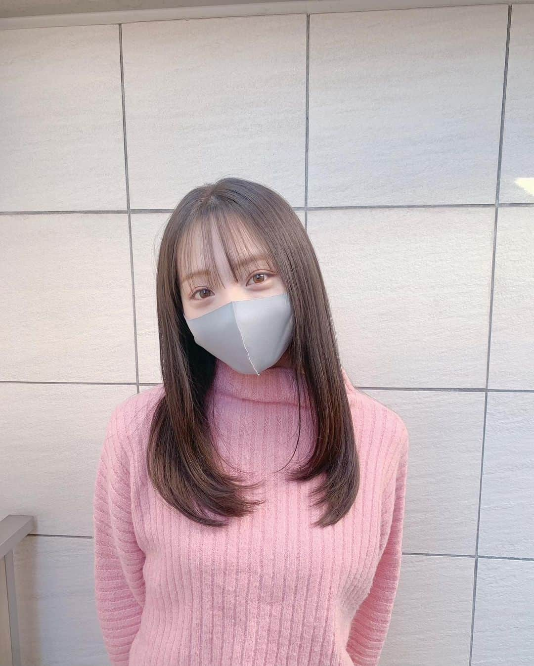 能條愛未さんのインスタグラム写真 - (能條愛未Instagram)「今年ラスト美容院💇‍♀️ 色はブルーミント混ぜていただいた  来年もよろしくお願いします！  #CELENA #かなみさん  #今日はクリスマスだから #可愛い色まといたくてピンク着た #稽古着は緑 #そう #私がツリーだよ #って」12月25日 15時06分 - noujoami_official