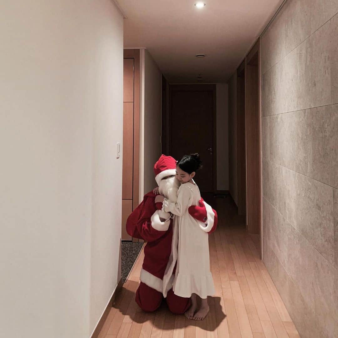ジヒョンさんのインスタグラム写真 - (ジヒョンInstagram)「- Merry Christmas 🐰♥️🎅🏻」12月25日 15時34分 - k_ji_h