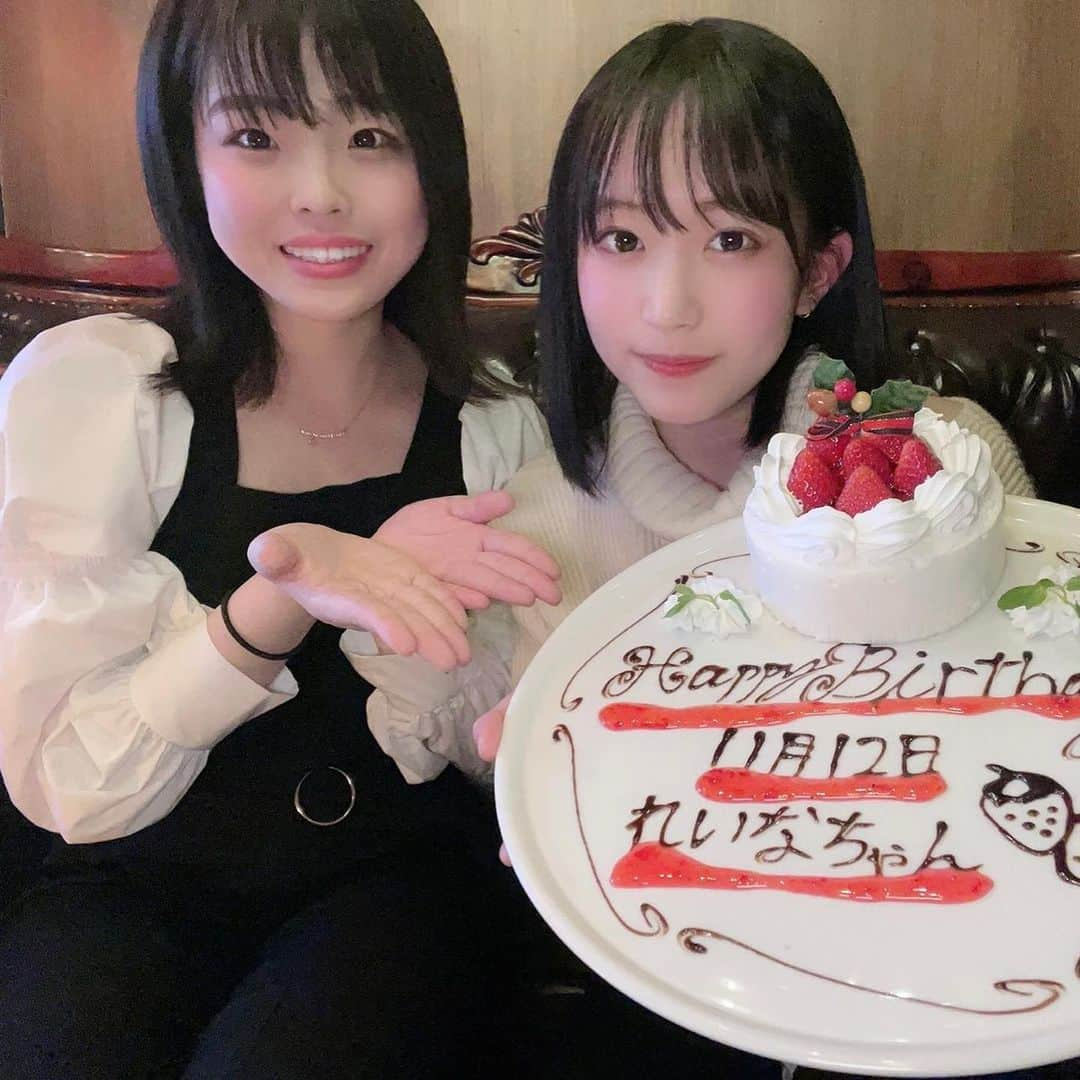 齋れいなさんのインスタグラム写真 - (齋れいなInstagram)「仲沢のあさん🍓 先日お誕生日お祝いしてもらいました🎂 ありがとうございました♡  私ばっかりサプライズしてもらってる...🥺  今度初舞台見に行くの楽しみ💭  #誕生日プレート#誕生日ケーキ#ありがとうございました#いちごのケーキ#光屋」12月25日 15時48分 - itsuki_reina