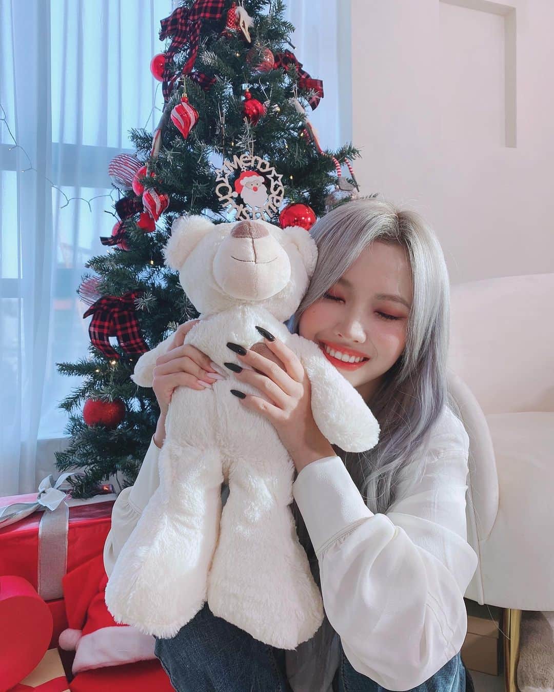 (G)I-DLEさんのインスタグラム写真 - ((G)I-DLEInstagram)「[#소연] Happy Christmas🎄」12月25日 16時06分 - official_g_i_dle